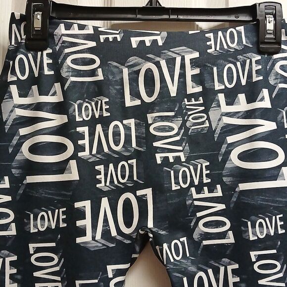 ⭐️5/$25 SALE NOBO women's LOVE Leggings.  Above Ankle Size 11/13 black/white - Picture 2 of 3